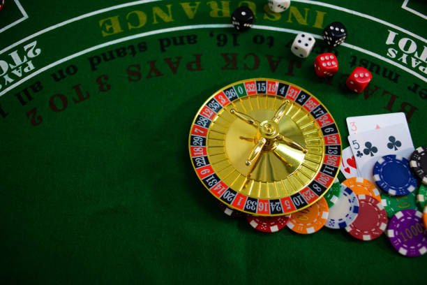 inwa77 Baccarat ကတ်ချပ်ဂိမ်း Live Dealer ကစားနေသောမြင်ကွင်း
